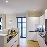 Reetland Am - Luxus Reetdachvilla Mit 3 Schlafzimmern, Sauna Und Kamin F15 * Dranske