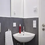 Reetland Am - Luxus Reetdachvilla Mit 3 Schlafzimmern, Sauna Und Kamin F15 Dranske