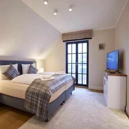 Reetland Am - Luxus Reetdachvilla Mit 3 Schlafzimmern, Sauna Und Kamin F15