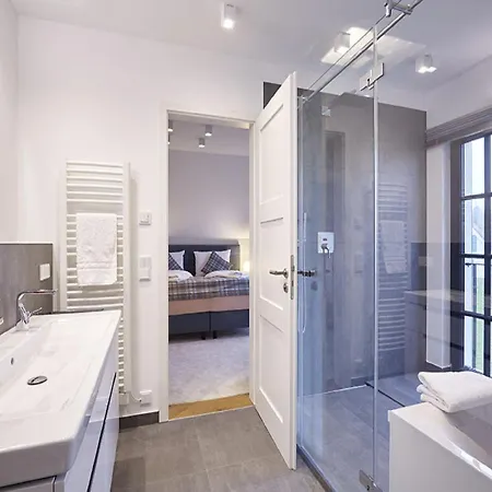 펜션 Reetland Am - Luxus Reetdachvilla Mit 3 Schlafzimmern, Sauna Und Kamin F15 드란스케