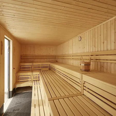 Reetland Am - Luxus Reetdachvilla Mit 3 Schlafzimmern, Sauna Und Kamin F15 Nyaraló Dranske